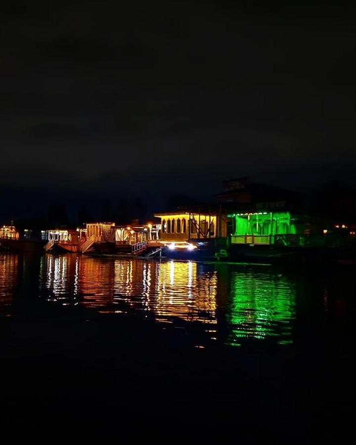 Heritage Shreen Houseboat Srīnagar Zewnętrze zdjęcie